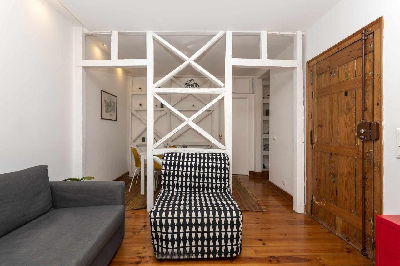 Typical Portuguese Apartment In Sao Bento Lisbona Esterno foto