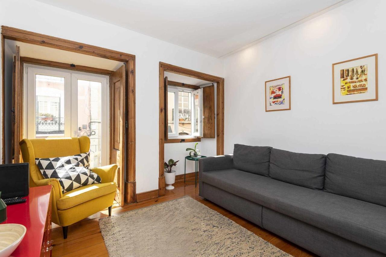 Typical Portuguese Apartment In Sao Bento Lisbona Esterno foto