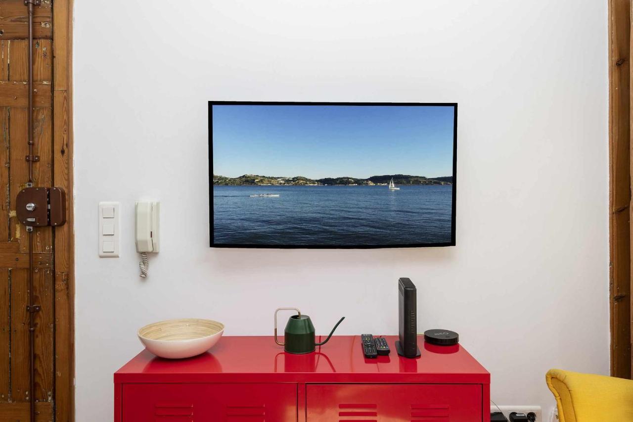 Typical Portuguese Apartment In Sao Bento Lisbona Esterno foto