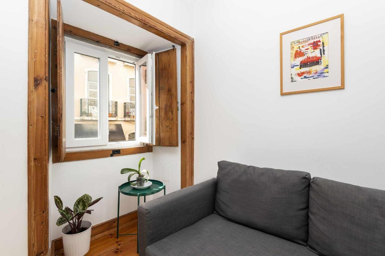 Typical Portuguese Apartment In Sao Bento Lisbona Esterno foto