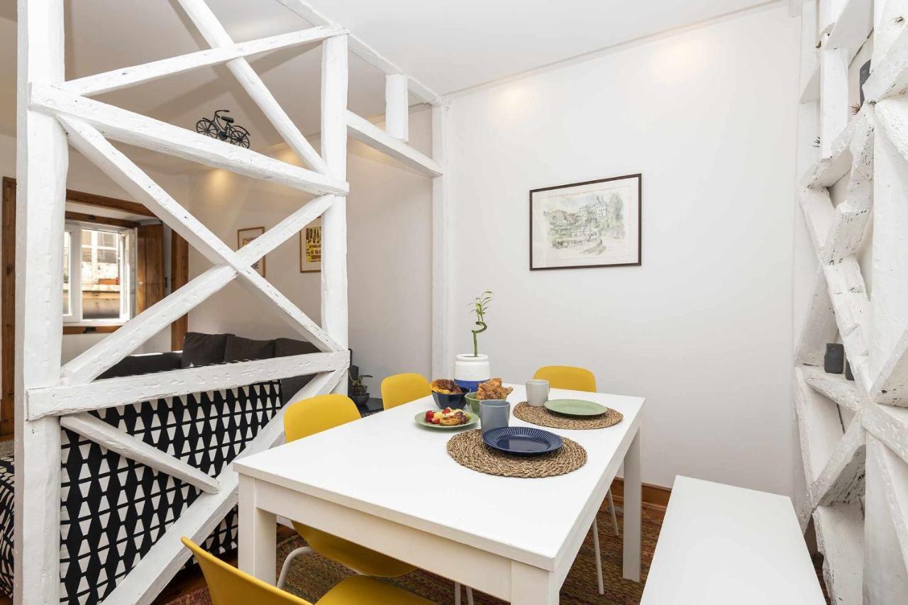 Typical Portuguese Apartment In Sao Bento Lisbona Esterno foto