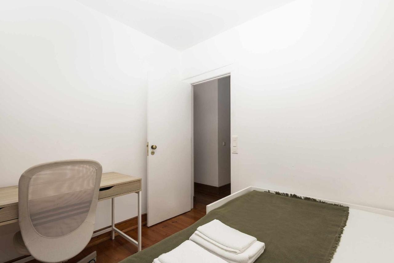Typical Portuguese Apartment In Sao Bento Lisbona Esterno foto