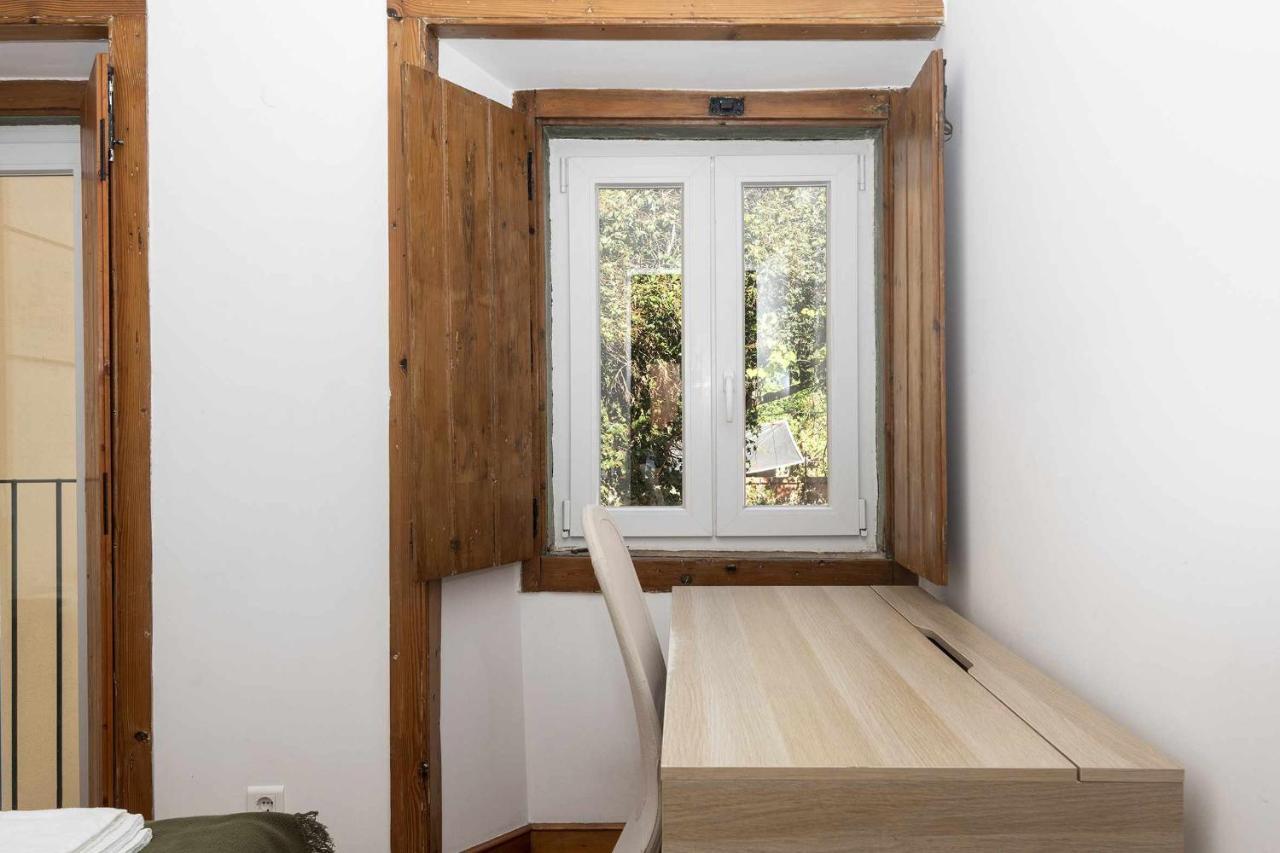 Typical Portuguese Apartment In Sao Bento Lisbona Esterno foto