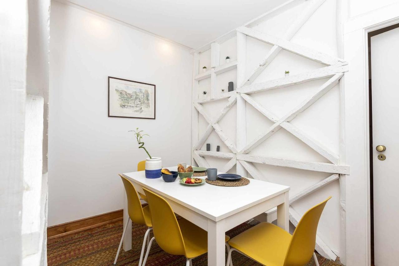 Typical Portuguese Apartment In Sao Bento Lisbona Esterno foto